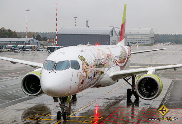 Airbus A220-300